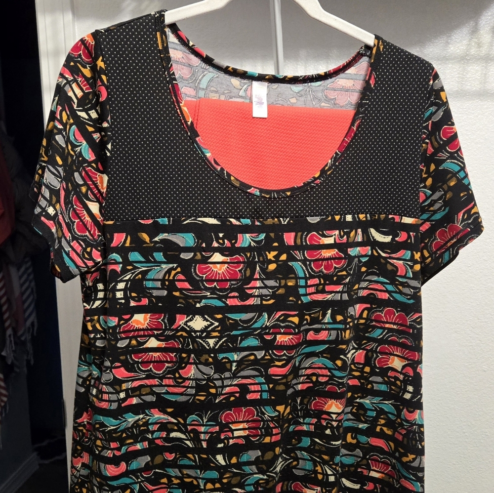 Lularoe Classic T and Cassie skirt